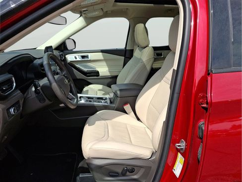 Used 2022 Ford Explorer Platinum w/ Equipment Group 601A image 22