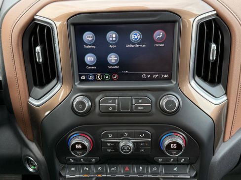 Used 2021 Chevrolet Silverado 1500 High Country w/ Technology Package image 17