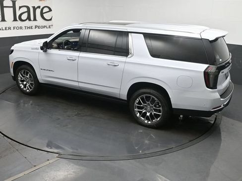 New 2026 Chevrolet Suburban High Country AWD/4WD image 21