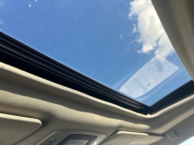 Used 2024 Toyota Sienna XLE FWD image 39