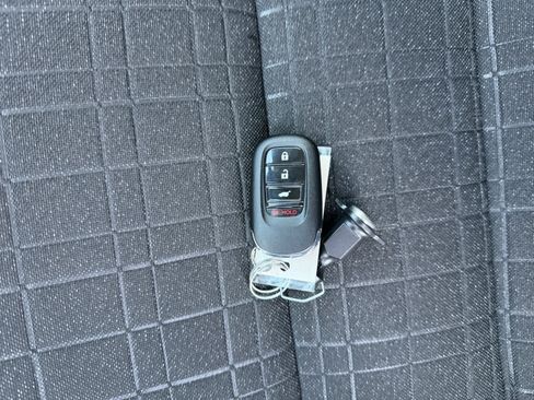 Used 2024 Honda HR-V LX image 10