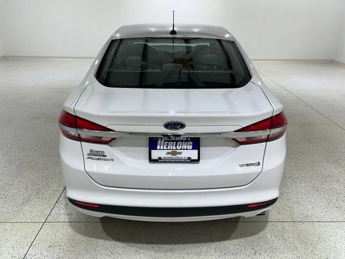 Used 2018 Ford Fusion S FWD image 4