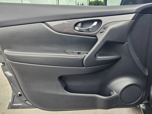Used 2019 Nissan Rogue SV AWD/4WD image 20