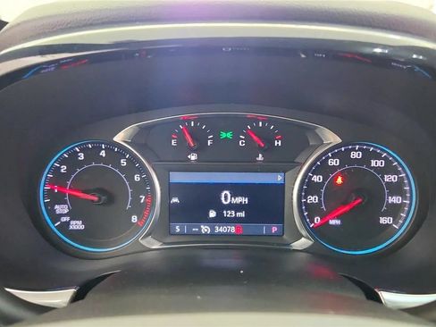 Used 2023 Chevrolet Traverse LT FWD image 16