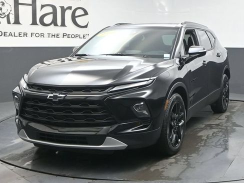 Used 2025 Chevrolet Blazer LT w/ Sound & Technology Package FWD image 7
