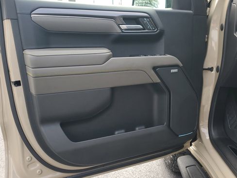 Used 2023 Chevrolet Silverado 1500 ZR2 w/ Technology Package image 19