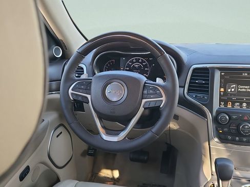 Used 2017 Jeep Grand Cherokee Overland image 14