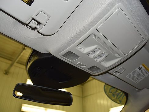 New 2025 Ford Escape SE w/ PHEV Premium Package image 27