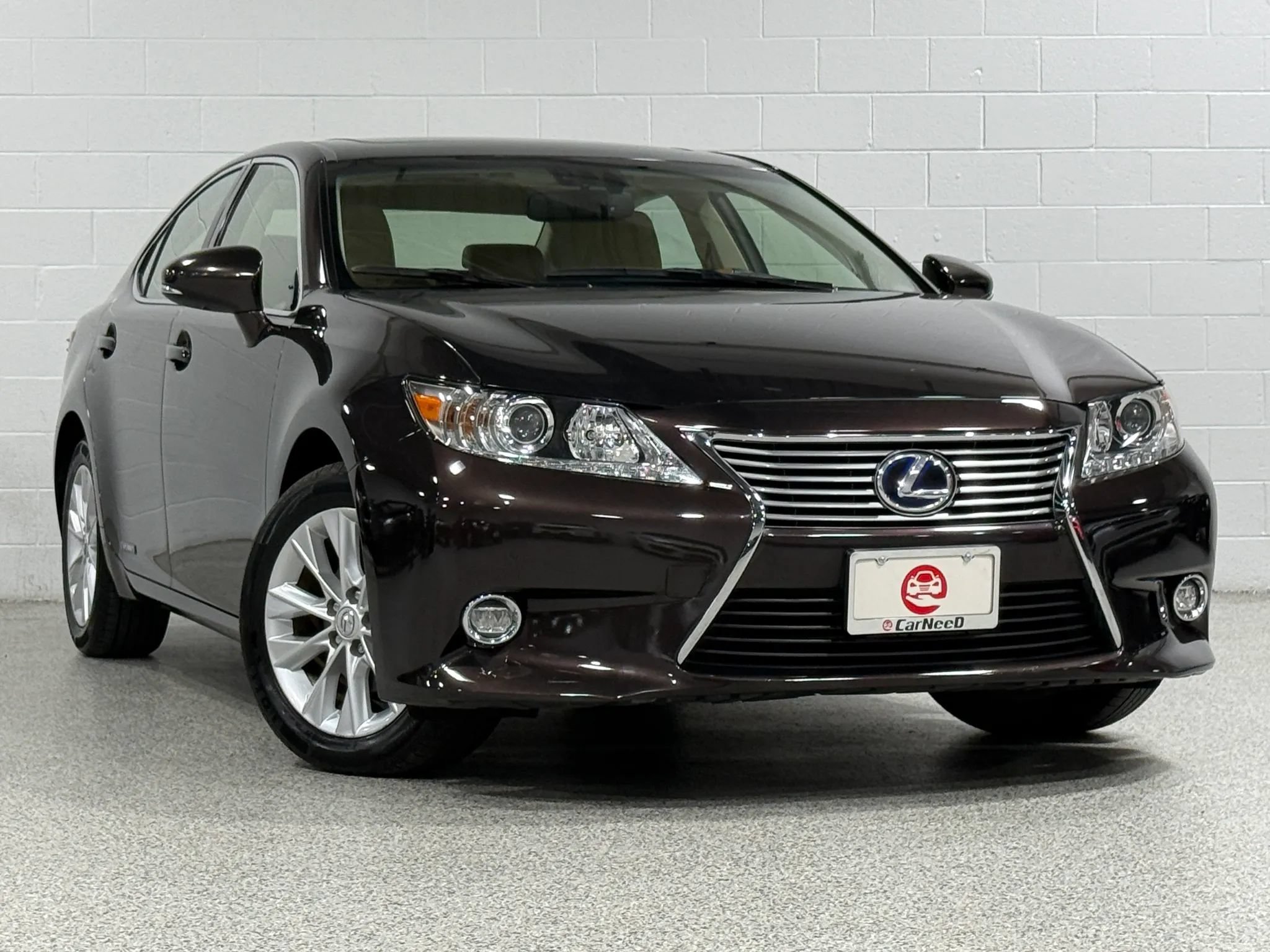 Used 2015 Lexus ES 300h w/ Navigation System Package FWD image 4