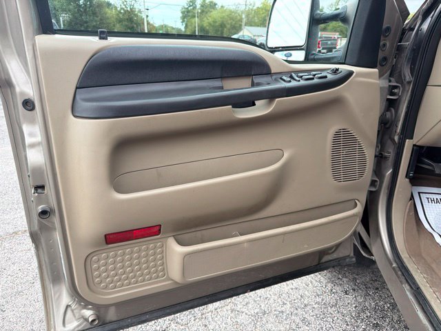 Used 2005 Ford F250 XLT AWD/4WD image 12