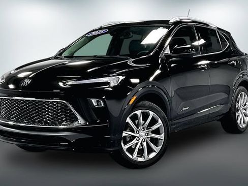 Used 2025 Buick Encore GX Avenir w/ Avenir Convenience Package AWD/4WD image 3