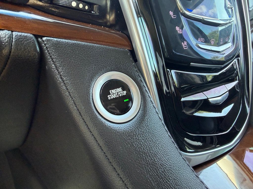Used 2020 Cadillac Escalade Premium Luxury RWD image 36