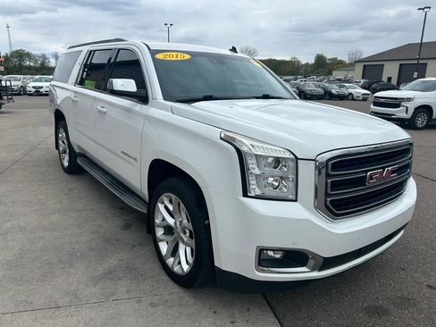Used 2015 GMC Yukon XL SLT AWD/4WD image 3