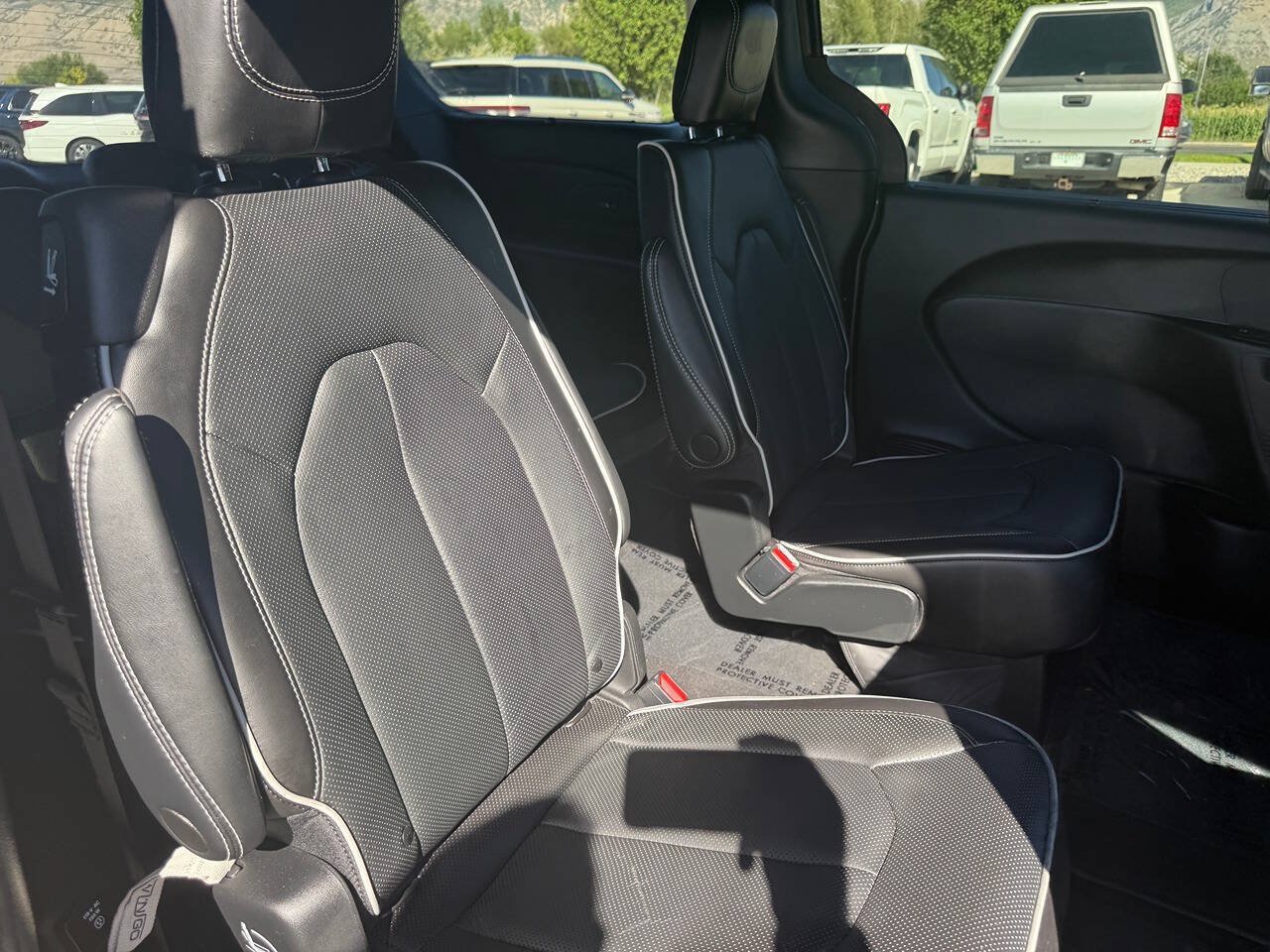 Used 2023 Chrysler Pacifica Limited w/ Uconnect Theater Family Group AWD/4WD image 23
