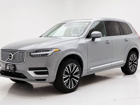 Used 2024 Volvo XC90 T8 Plus w/ Protection Package Premier image 4
