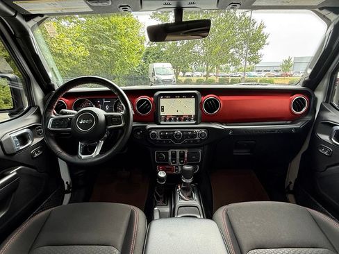 Used 2021 Jeep Wrangler Rubicon AWD/4WD image 32