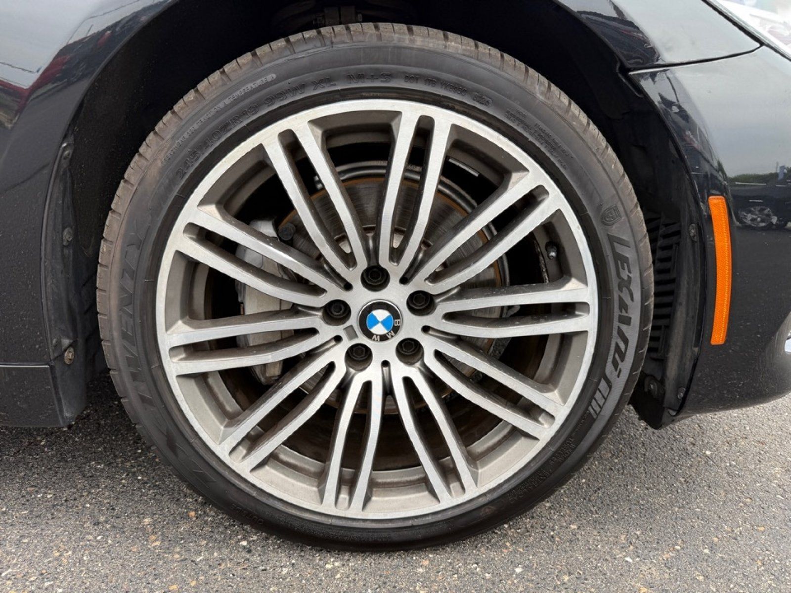 Used 2019 BMW 530e xDrive w/ Convenience Package AWD/4WD image 39