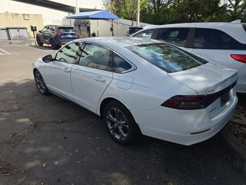 Used 2024 Honda Accord EX image 9