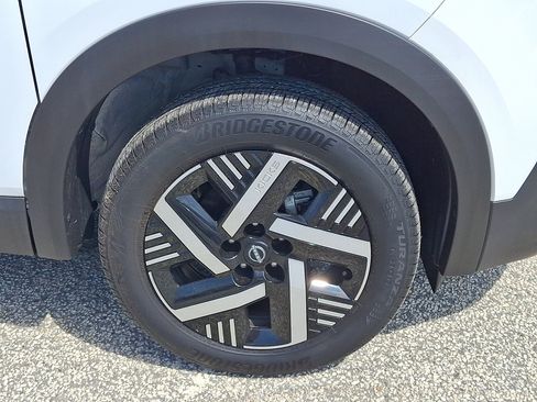 Certified 2025 Nissan Kicks SV w/ Charging Package FWD image 9