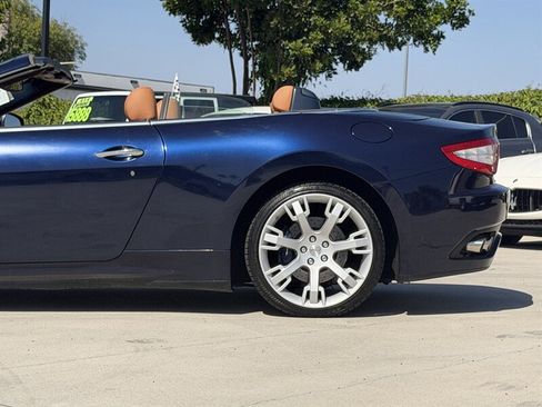 Used 2012 Maserati GranTurismo Convertible RWD image 5