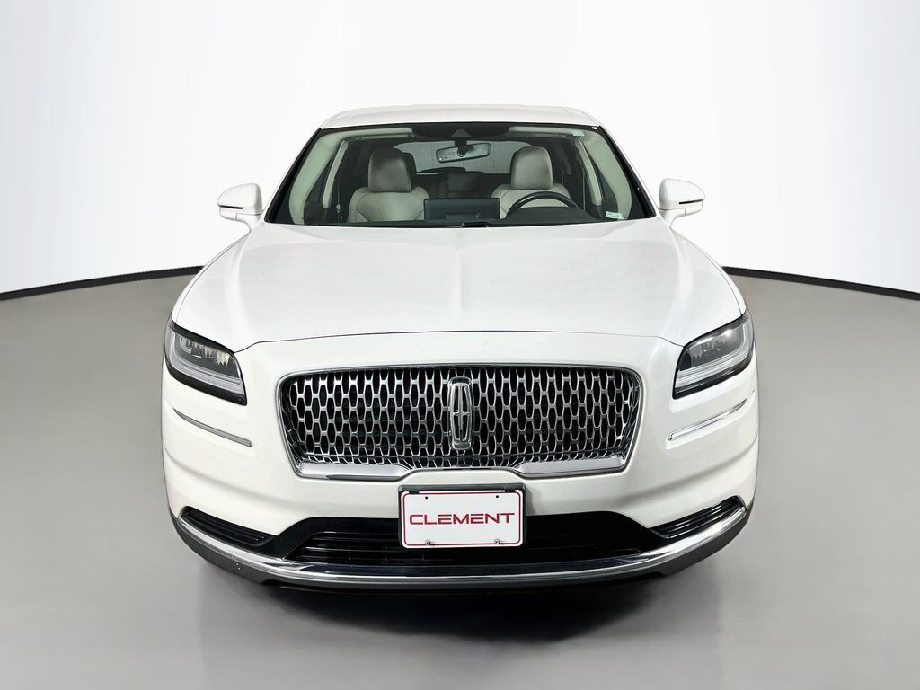Used 2022 Lincoln Nautilus FWD image 3