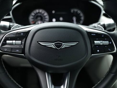 Certified 2025 Genesis G70 2.5T image 31
