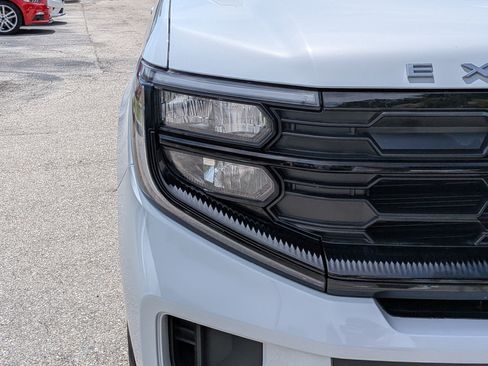 Used 2025 Ford Expedition Max Active AWD/4WD image 8