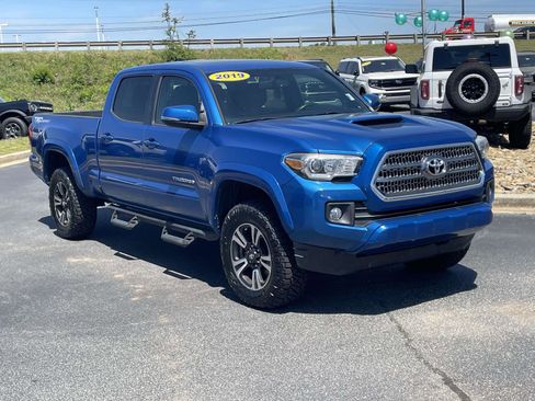 Used 2016 Toyota Tacoma TRD Sport w/ Premium & Technology Package image 1