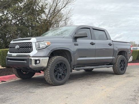 Used 2019 Toyota Tundra SR5 w/ SR5 Upgrade Package image 10