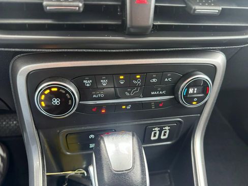 Used 2020 Ford EcoSport SES w/ SES Black Appearance Package image 23