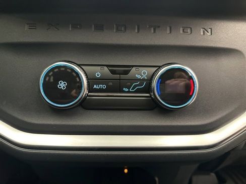 New 2025 Ford Expedition Active image 48