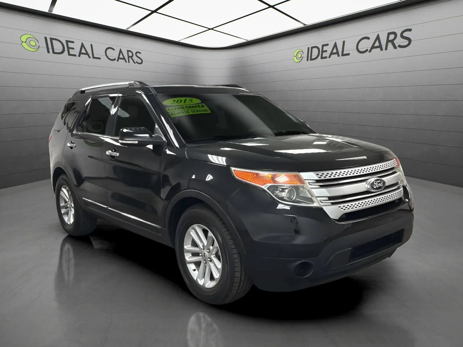 Used 2015 Ford Explorer XLT FWD image 3