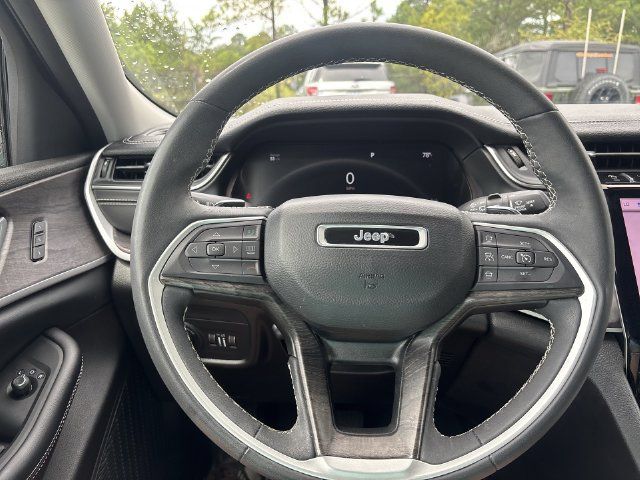 Used 2023 Jeep Grand Cherokee L Limited w/ Luxury Tech Group II AWD/4WD image 14