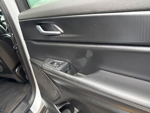 Used 2024 Jeep Grand Cherokee L Altitude image 34