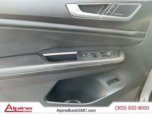 Used 2024 Volkswagen Atlas Cross Sport SEL Premium R-Line image 18