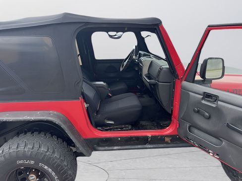 Used 2005 Jeep Wrangler X w/ Rocky Mountain Edition Group AWD/4WD image 11