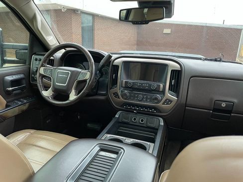 Used 2018 GMC Sierra 2500 Denali w/ Duramax Plus Package image 32