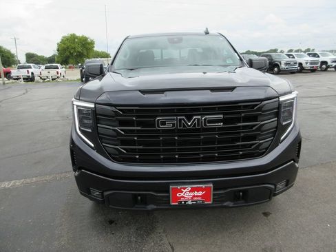 Used 2025 GMC Sierra 1500 Elevation w/ Preferred Package AWD/4WD image 11