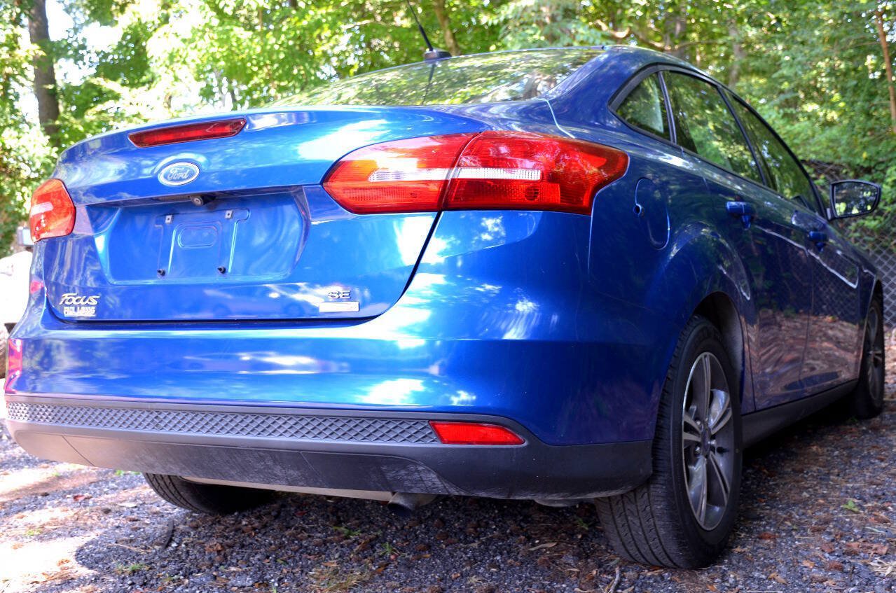 Used 2018 Ford Focus SE w/ SE Appearance Package FWD image 5