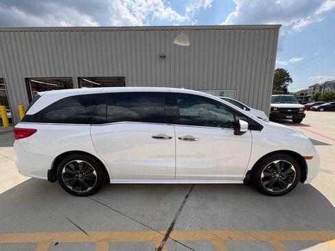 Used 2024 Honda Odyssey Elite image 9