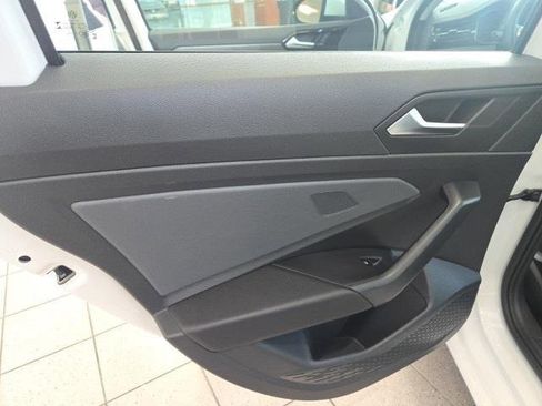 Used 2025 Volkswagen Jetta SEL image 11