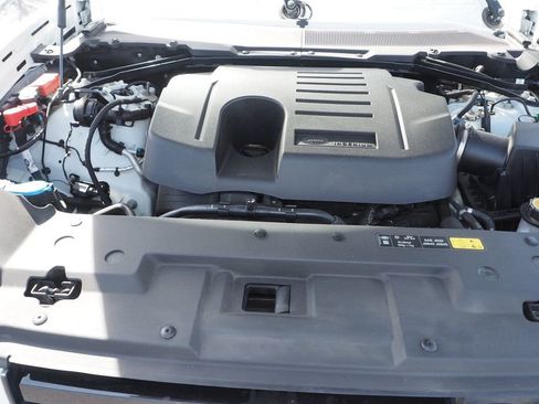 Used 2023 Land Rover Defender 110 SE image 12