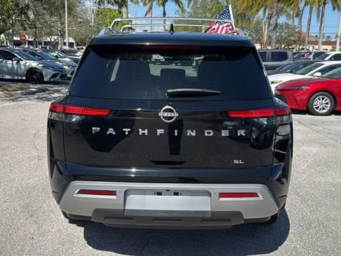 Used 2023 Nissan Pathfinder SL image 6