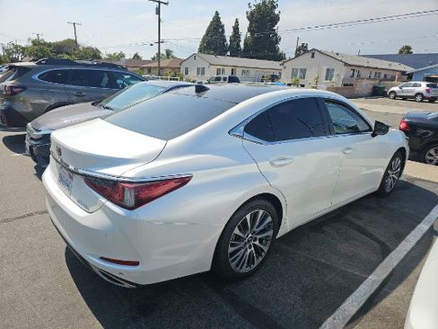 Used 2020 Lexus ES 350 w/ Premium Package FWD image 2