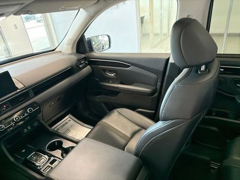 Used 2023 Honda Pilot Touring image 40