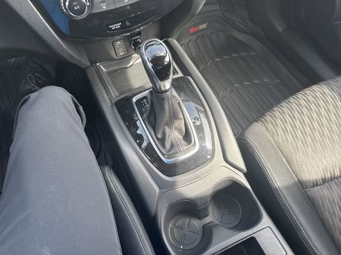 Used 2017 Nissan Rogue S image 24