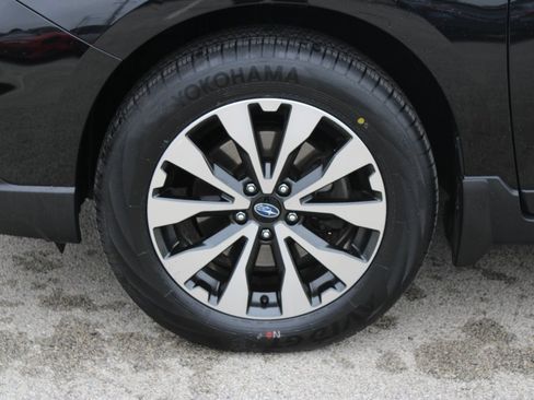 Used 2017 Subaru Outback 2.5i Limited image 31