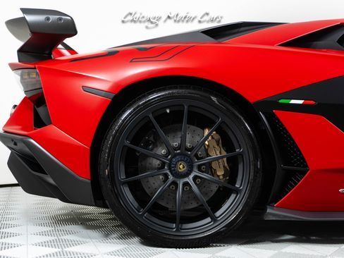 Used 2019 Lamborghini Aventador SVJ AWD/4WD image 12