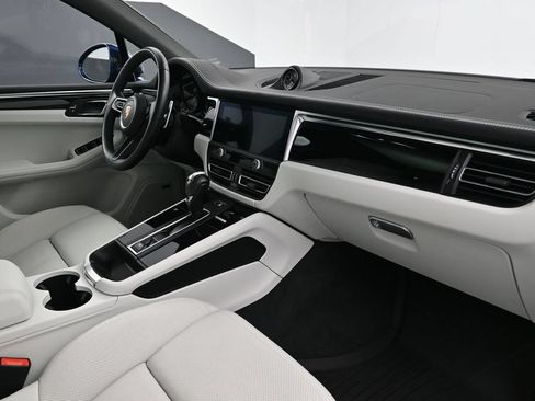 Used 2024 Porsche Macan AWD/4WD image 14