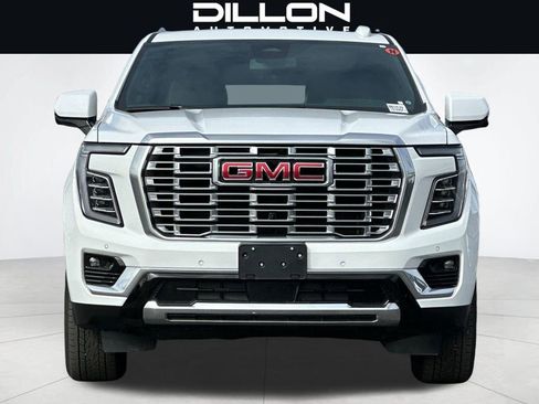 Used 2025 GMC Yukon Denali AWD/4WD image 9